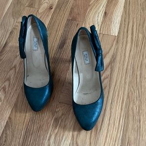 Furla pumps green bow shiny